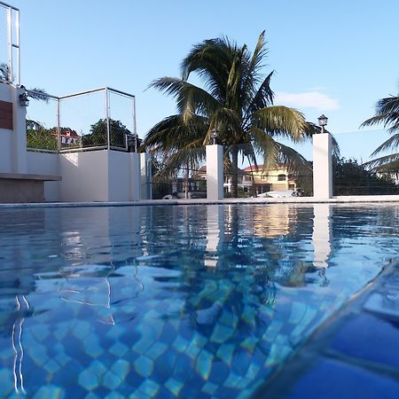 טגאיטאי Lee Boutique Hotel Tagaytay מראה חיצוני תמונה