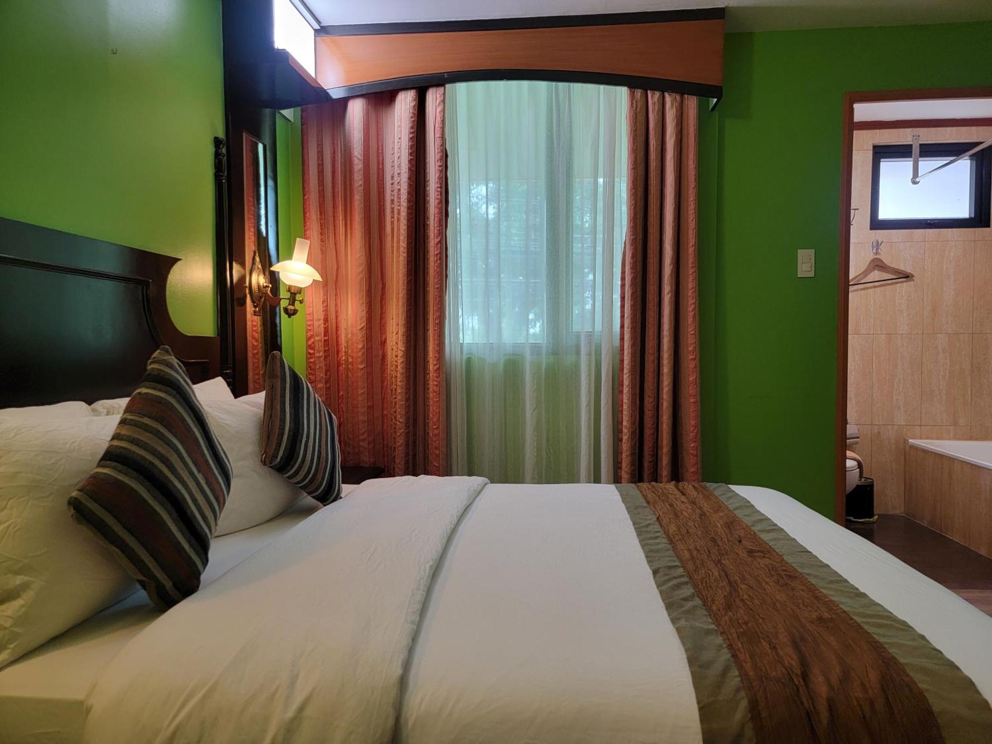 טגאיטאי Lee Boutique Hotel Tagaytay מראה חיצוני תמונה