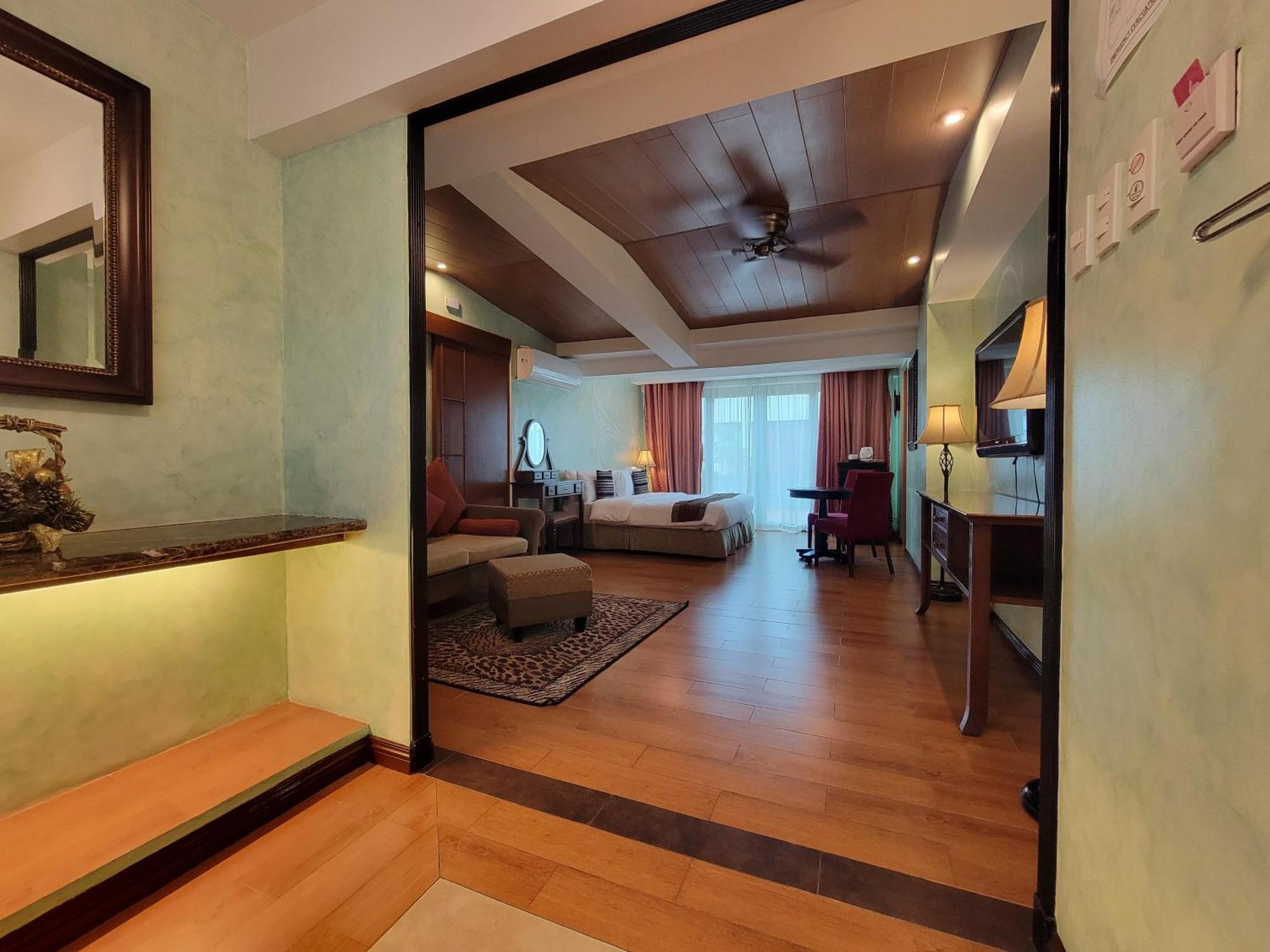 טגאיטאי Lee Boutique Hotel Tagaytay מראה חיצוני תמונה