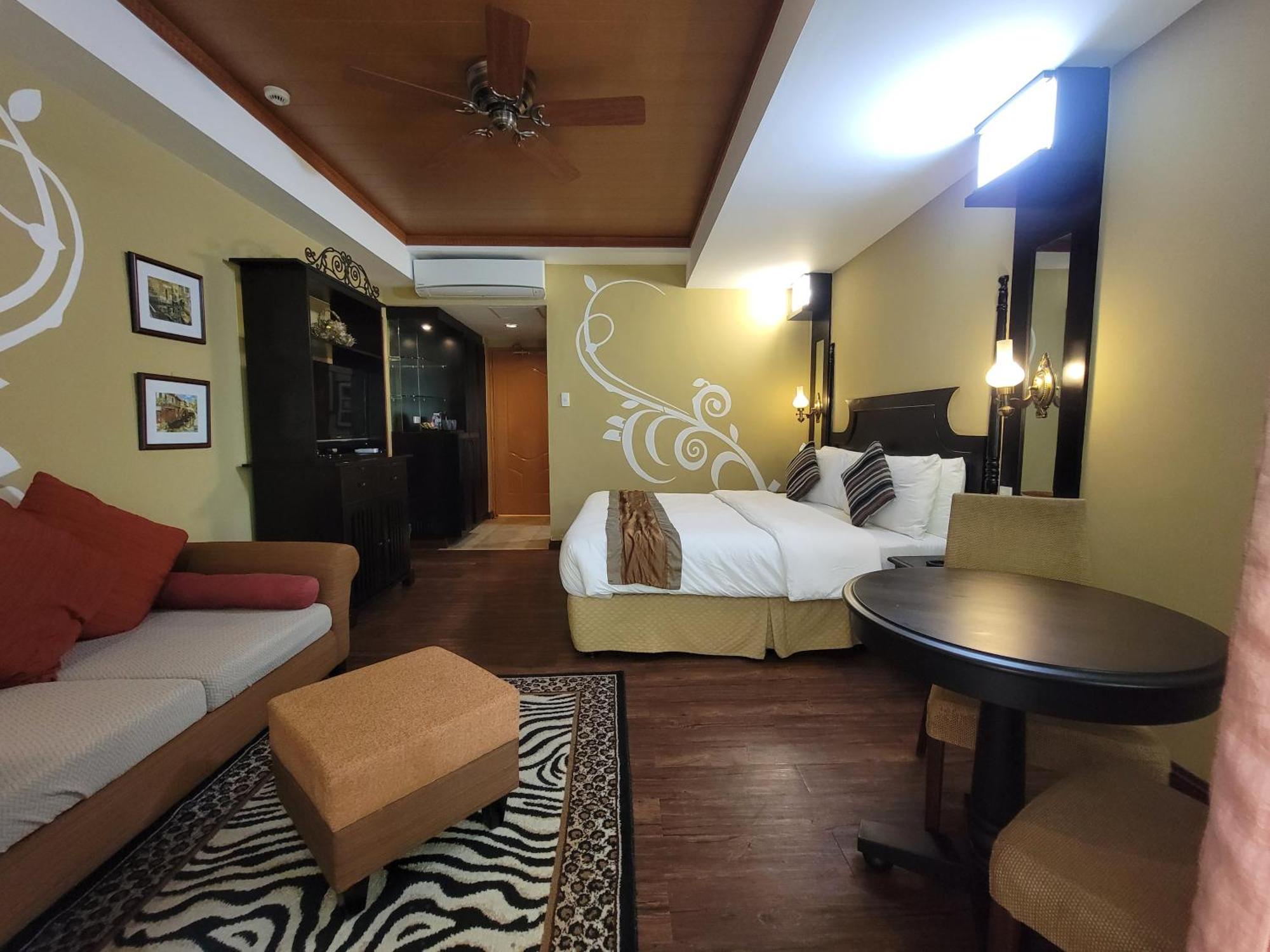 טגאיטאי Lee Boutique Hotel Tagaytay מראה חיצוני תמונה