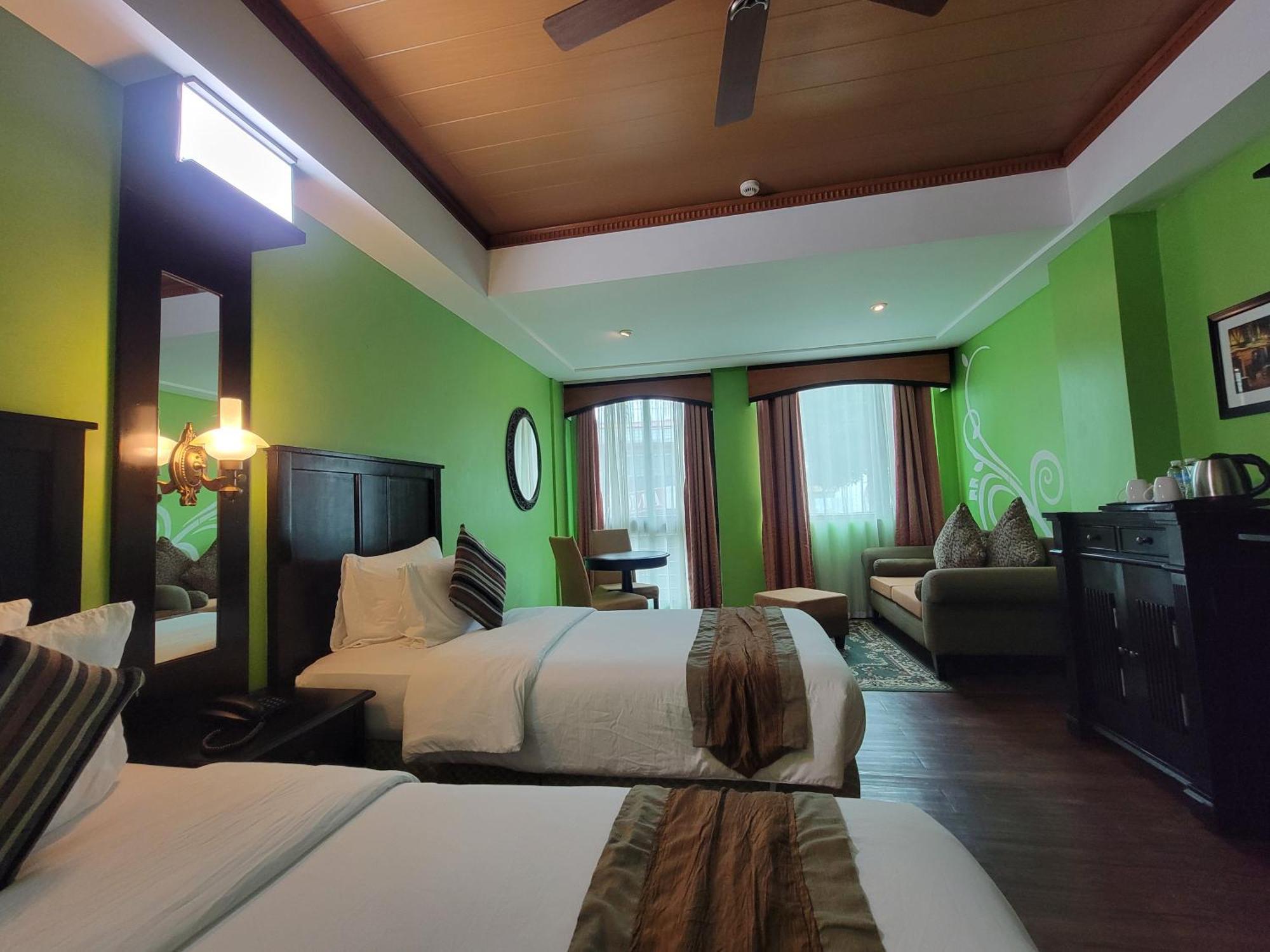 טגאיטאי Lee Boutique Hotel Tagaytay מראה חיצוני תמונה