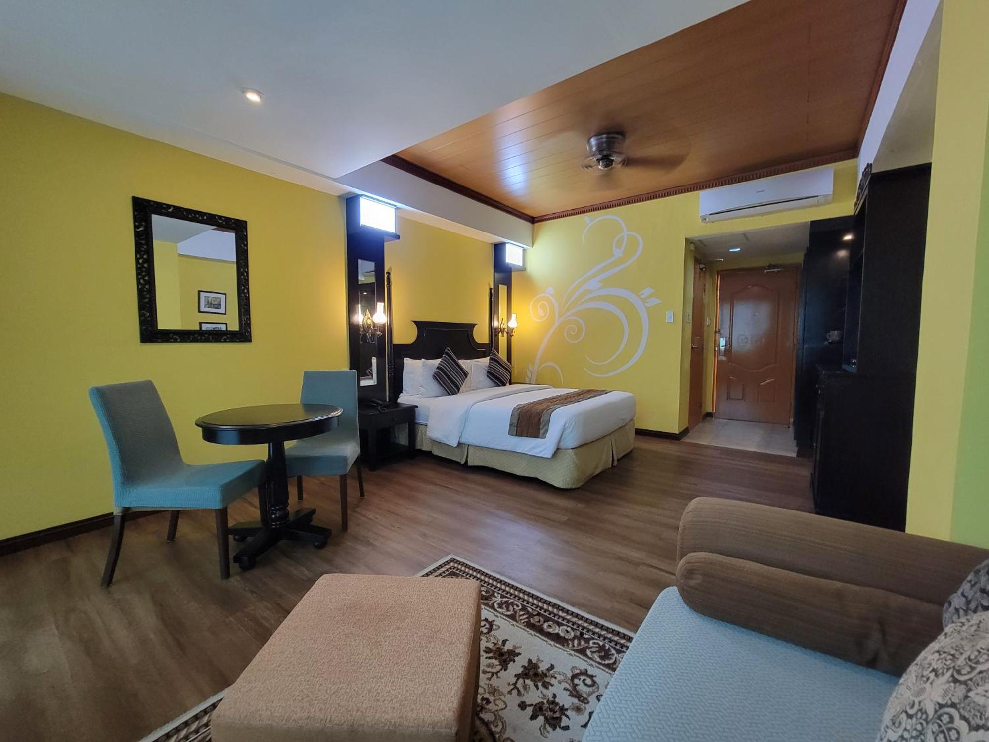 טגאיטאי Lee Boutique Hotel Tagaytay מראה חיצוני תמונה